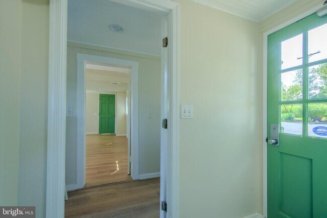 Foto del edificio - 6062 Drum Point Rd