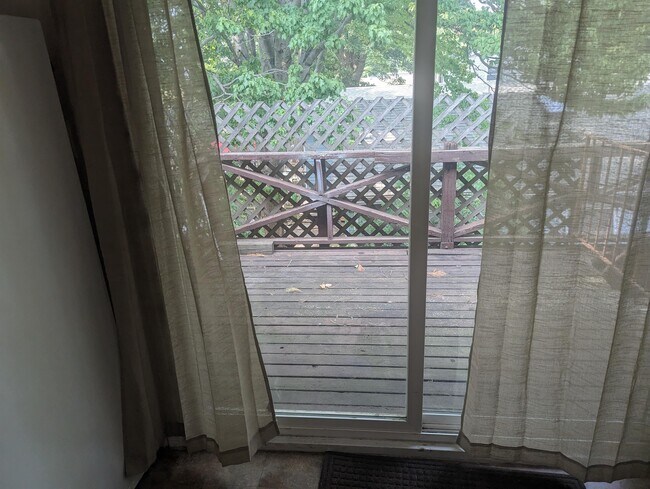 Building Photo - 2205 Dale Dr