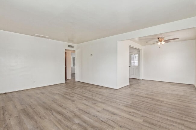 Foto del edificio - 4546 N 10th St