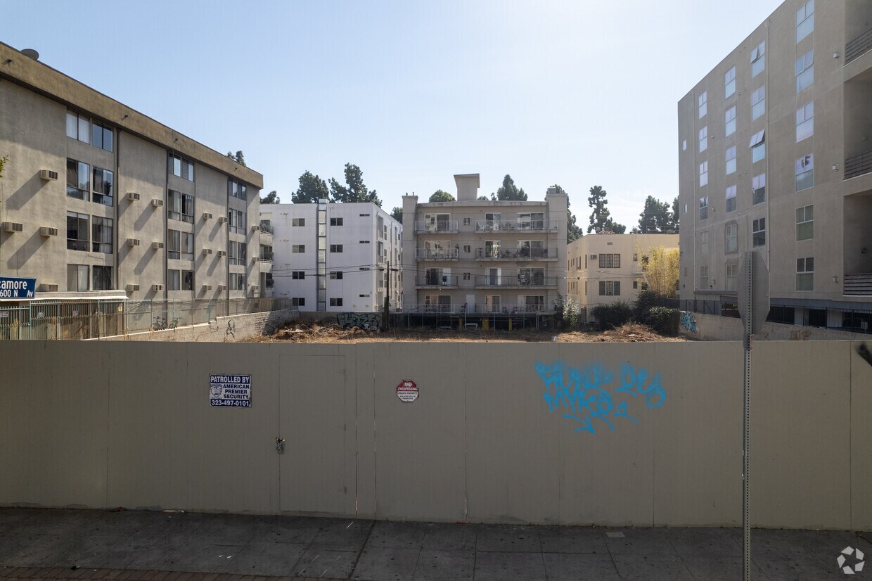 Octubre de 2022 - 7050 Hawthorn Ave