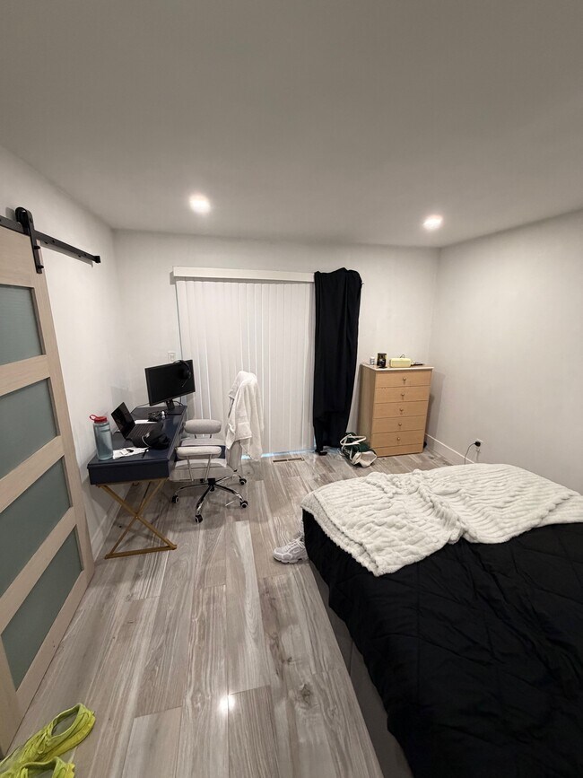 Foto del edificio - 2396 Redlands Dr