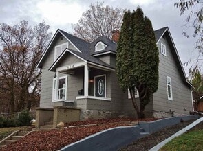 Building Photo - 614 E Hartson Ave