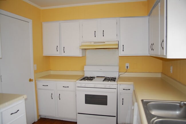 Building Photo - 2508 Halsel St