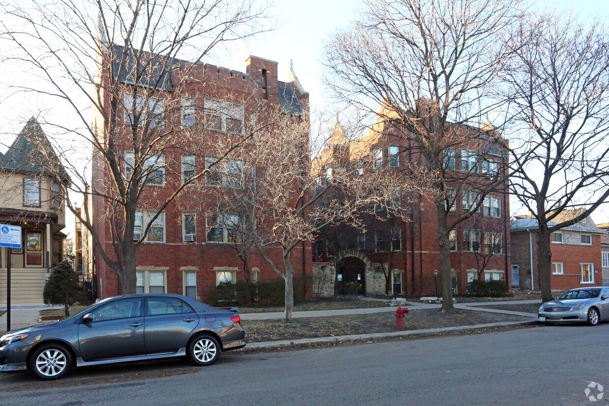 Building Photo - 4124-4132 N Kedvale Ave