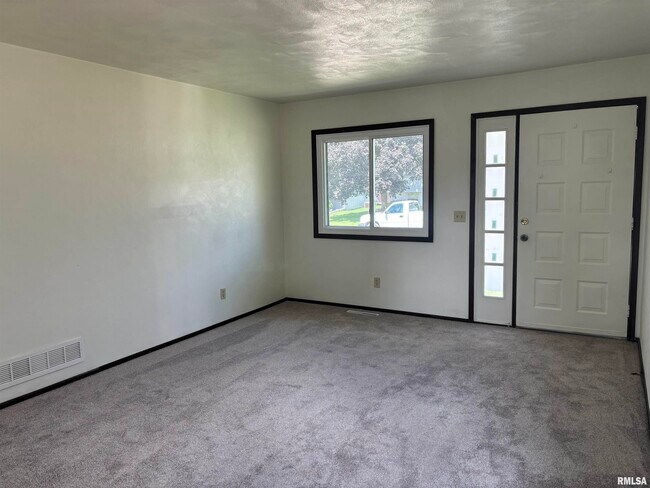 Foto del edificio - 2827 W 66th St