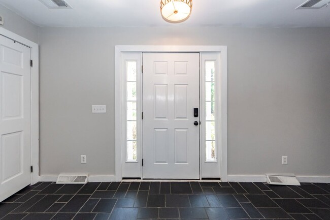Photo - 765 Leafwood Road House