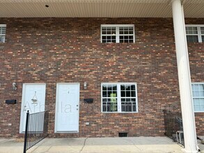 Building Photo - 133 Walker St