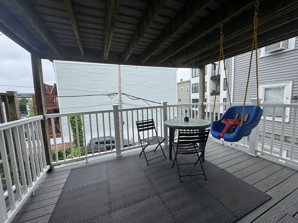 Foto del edificio - 522 E 3rd St