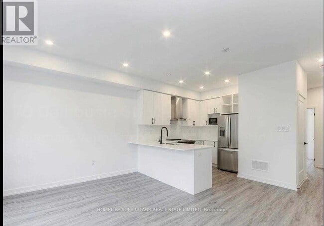 Building Photo - 70 Dalhousie St