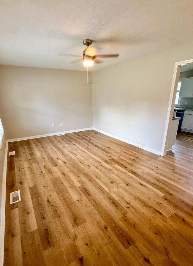 Foto del edificio - 834 Strawberry Ln