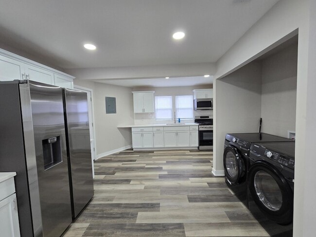 Building Photo - 4225 20th Pl