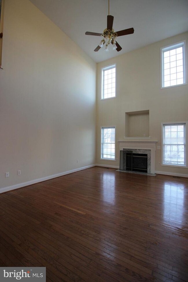 Building Photo - 14 Stratford Hall Ct