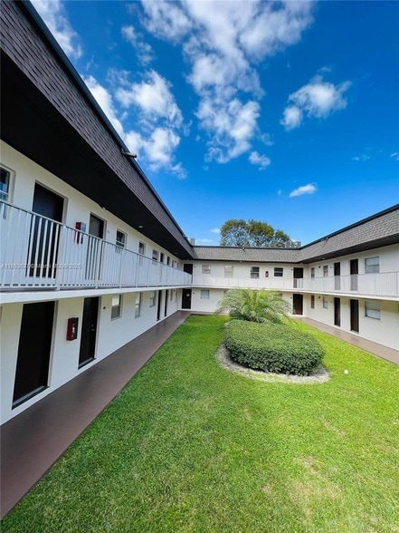 Photo - 8601 SW 94th St Apartment