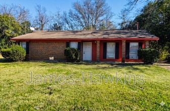 Building Photo - 636 Green Leaf Dr