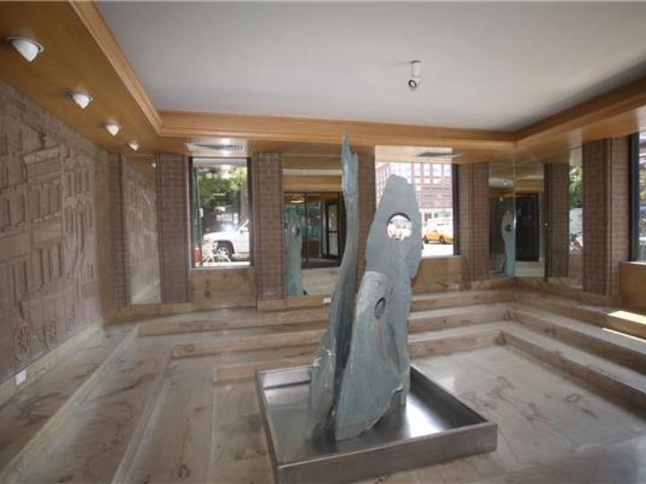 Building Photo - 303 Elizabeth St