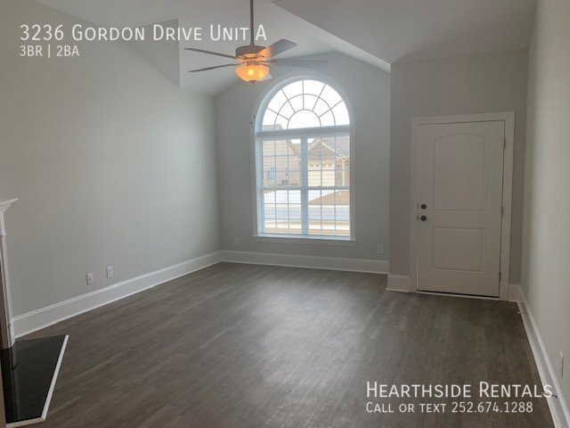 Foto del edificio - 3 Bed 2 Bath Duplex in Bent Creek