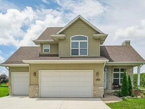 Building Photo - 5508 Summerland Drive