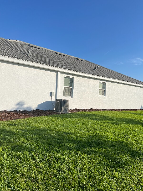 Building Photo - 1425 Clubman Dr