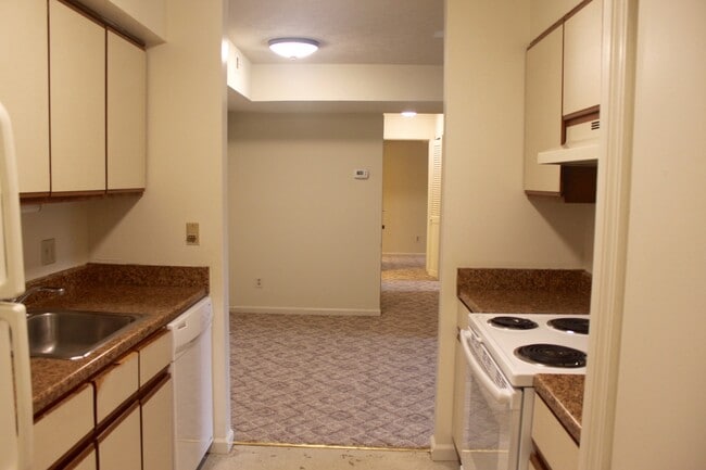 Foto del edificio - Spacious 3-Bedroom Condo for Rent!- 1034-2...