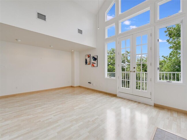 Foto del edificio - 2802 Rockingham Dr
