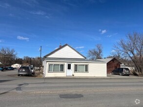 Building Photo - 102 E Main St