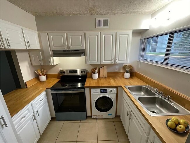 Foto del edificio - 1108 Bartow Rd