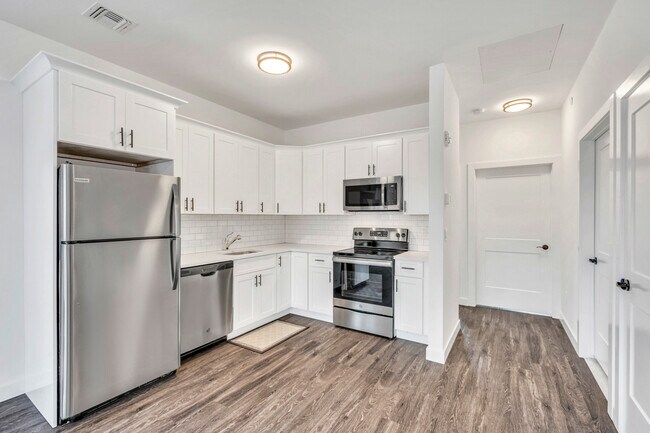 Foto del edificio - 140 S Clinton Ave