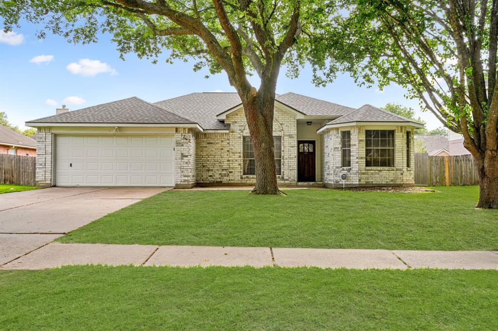 Primary Photo - 1242 Hunter Wood Dr