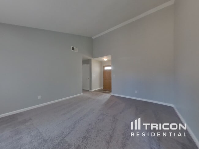 Building Photo - 3608 Fairbanks Way