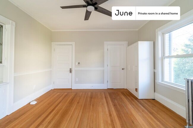 Foto del edificio - Room in Shared 5 bed/2 bath home in Brookline