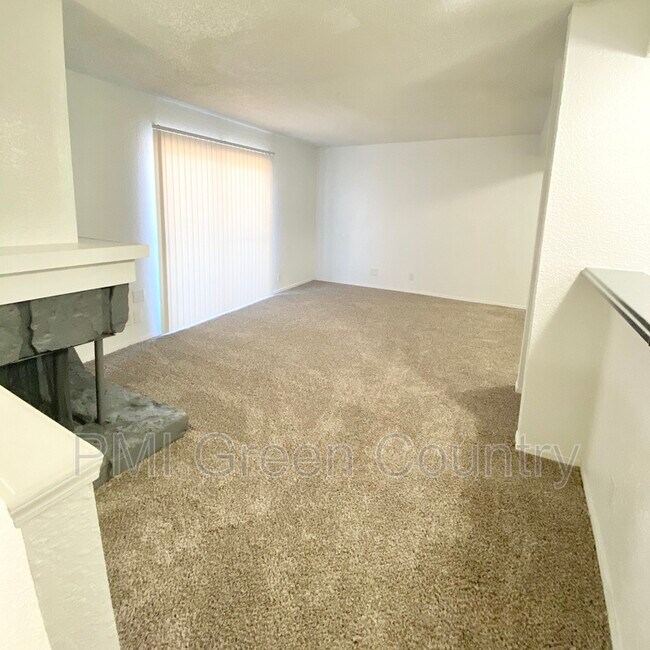 Building Photo - 6607 S Zunis Ave