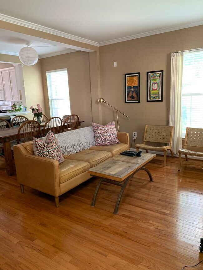 Foto del edificio - 1601 Hunting Creek Dr