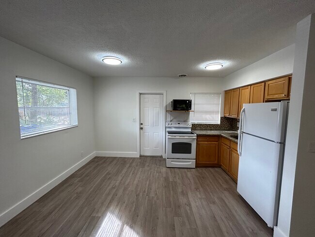 Building Photo - 307 Lady Claire Fursman Ave