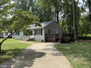 Building Photo - 3218 Normandy Ave