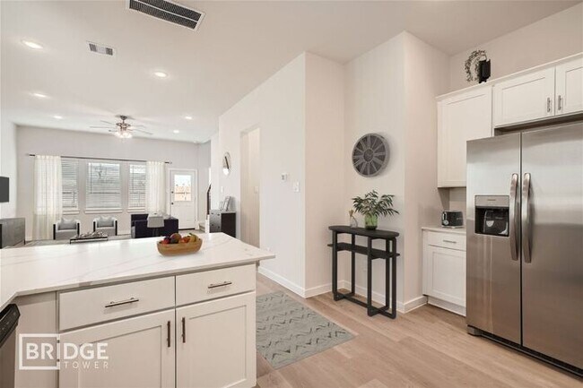 Building Photo - 33110 Willow Hts Ln