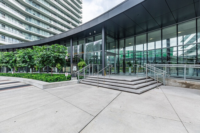 Building Photo - 117 McMahon Dr