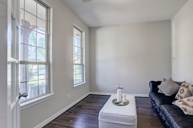 Foto del edificio - 34427 Spring Creek Cir