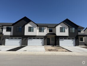Building Photo - 564 1860 N