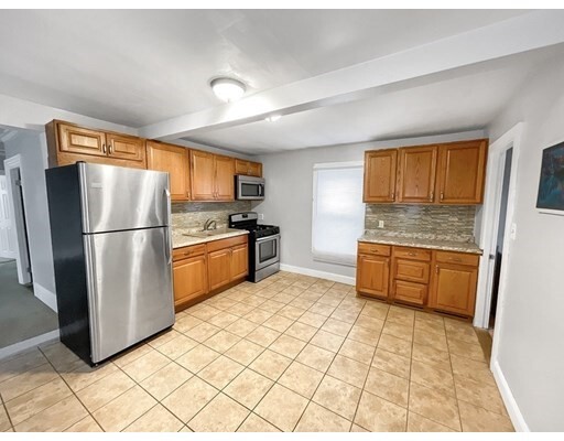 Primary Photo - 30 Porter St