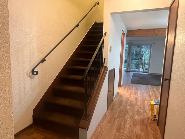 Building Photo - Hajek