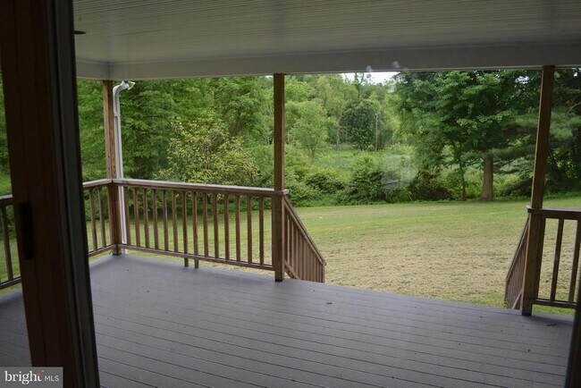 Foto del edificio - 15537 Carroll Rd