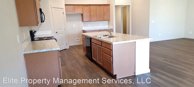 3 br, 2 bath House - 10379 Longtail Dr photo'