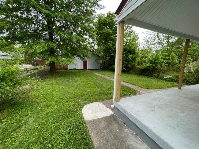 Photo - 1506 E Oak St House