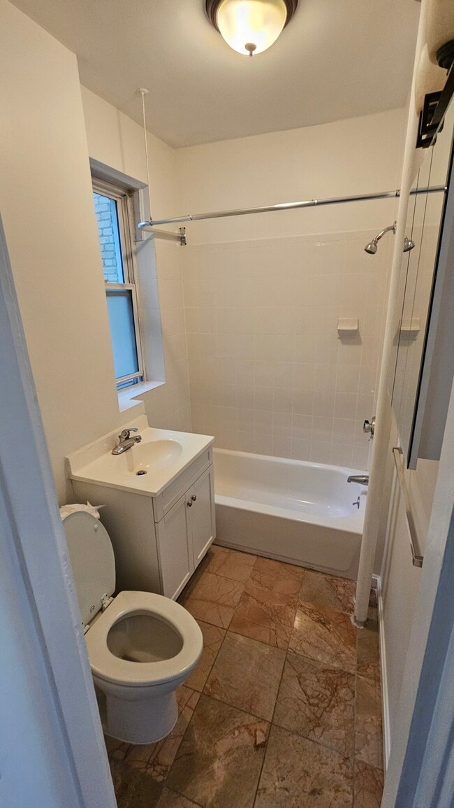 Building Photo - 110 Brainerd Rd