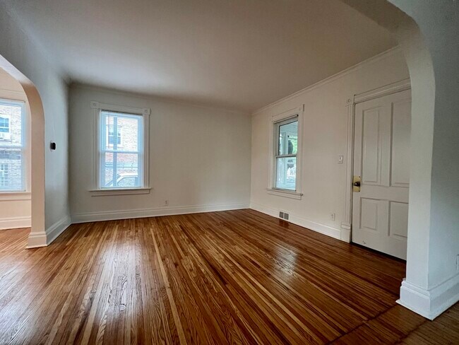 Building Photo - 1118 Curtiss St