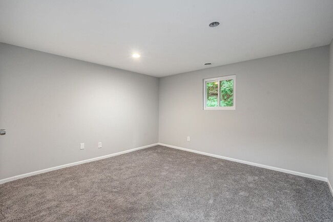 Building Photo - 832-834-834 Windom St