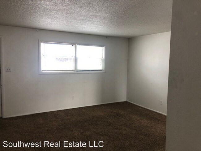 Building Photo - 2 br, 1 bath House - 1011 Trona Dr
