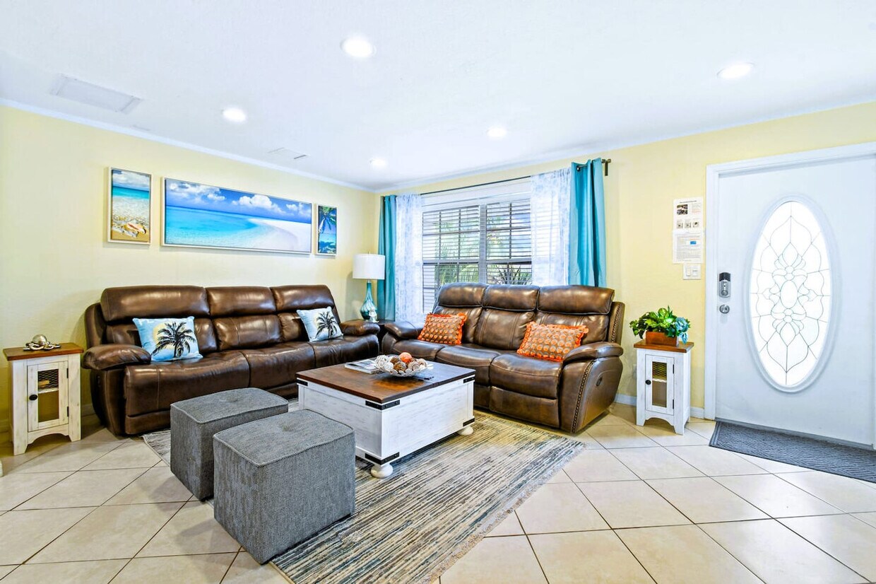 Foto principal - 3252 Florida Blvd