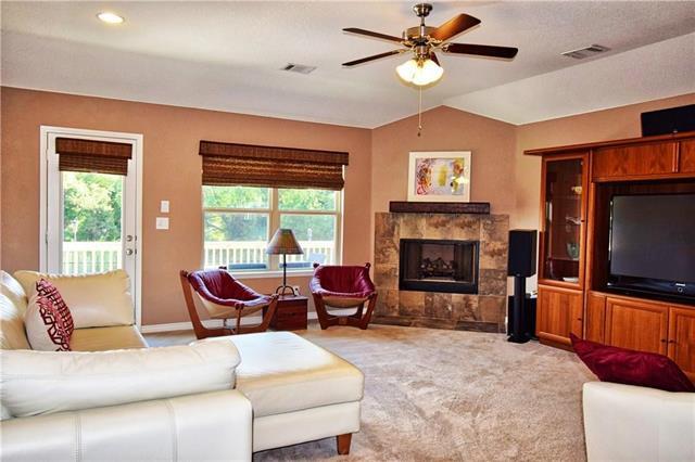 Foto del edificio - 2129 Megan Creek Dr