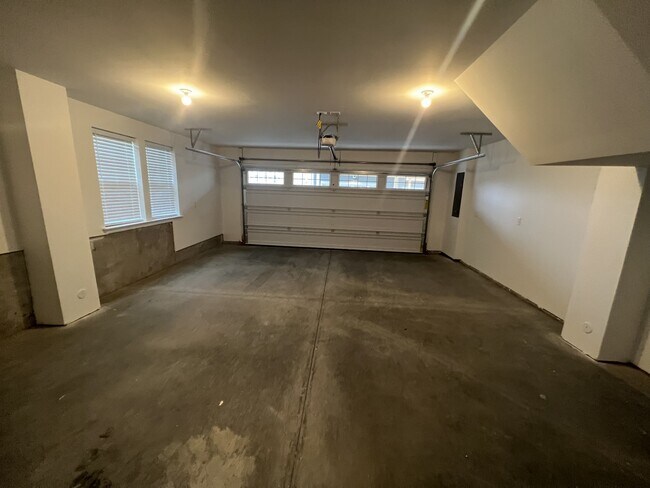 Building Photo - 733 Chard Ln.